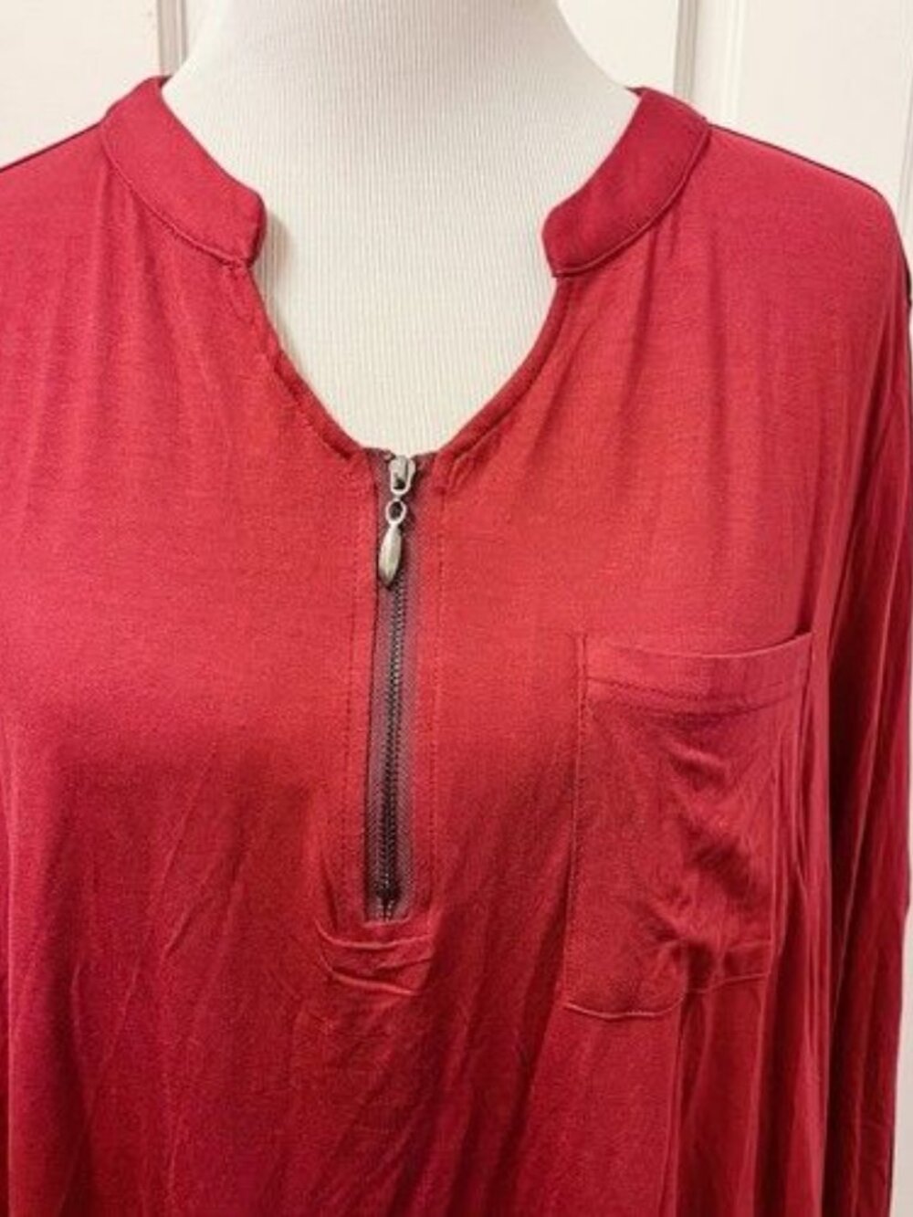 Bloomchic T-Shirt Top 2X (18) Cranberry Red 3/4 Roll Tab Sleeve Zip V-Neck Front - Picture 3 of 10